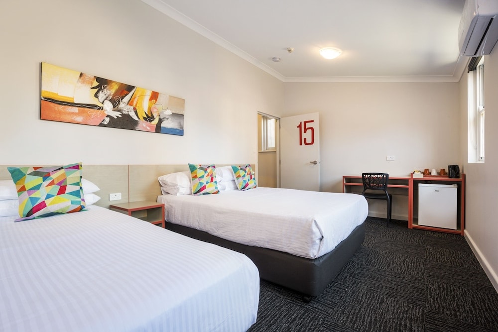 Sydney Olympic Park - Granville Hotel