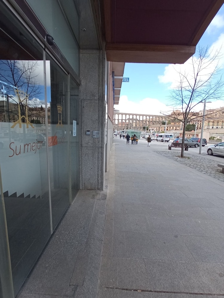 Segovia - Hotel ELE Acueducto