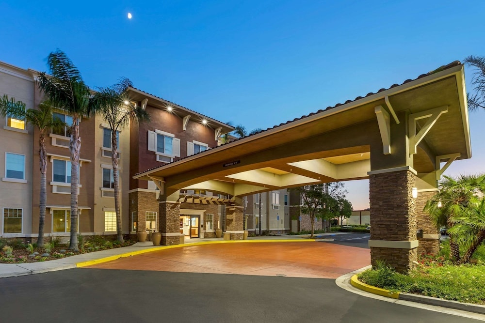Ontario (CA) - Comfort Inn & Suites Near Ontario Airport