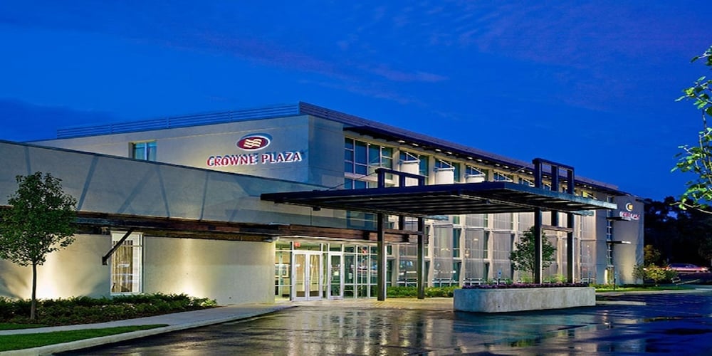 Lombard - Crowne Plaza LOMBARD DOWNERS GROVE by IHG