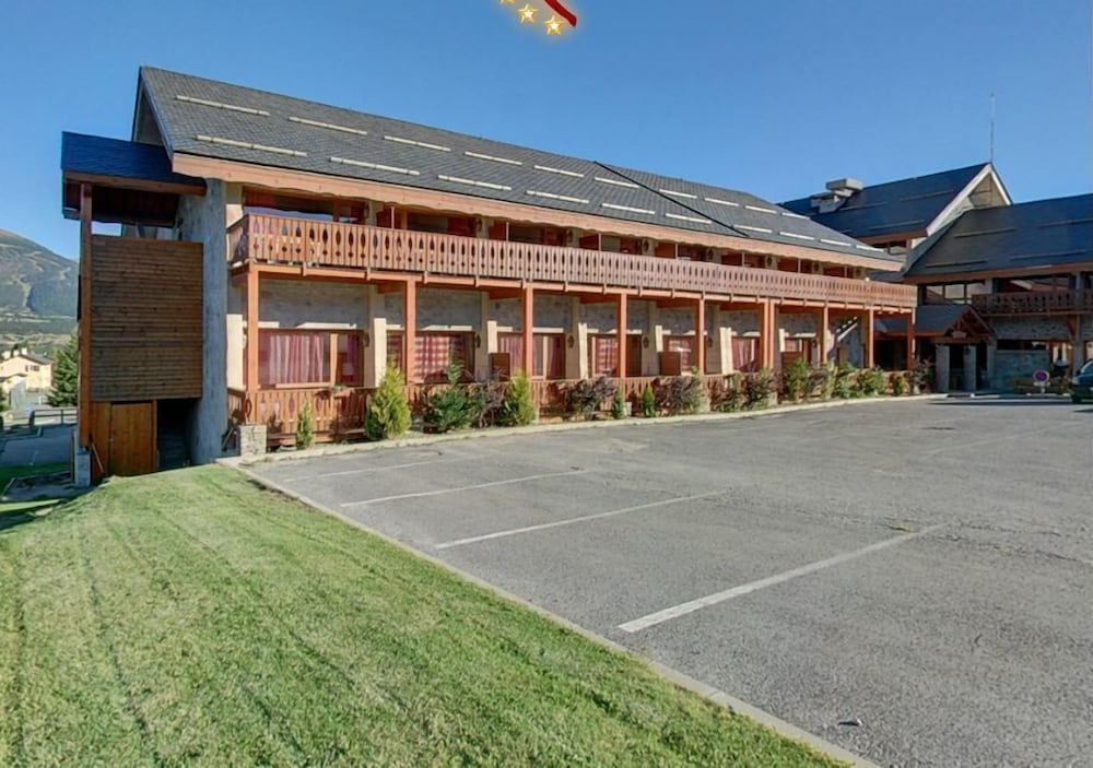 Font-Romeu - CHEZ LYLi & COMPAGNIE, PISCINE, JACCUZZI, SALLE DE SPORT