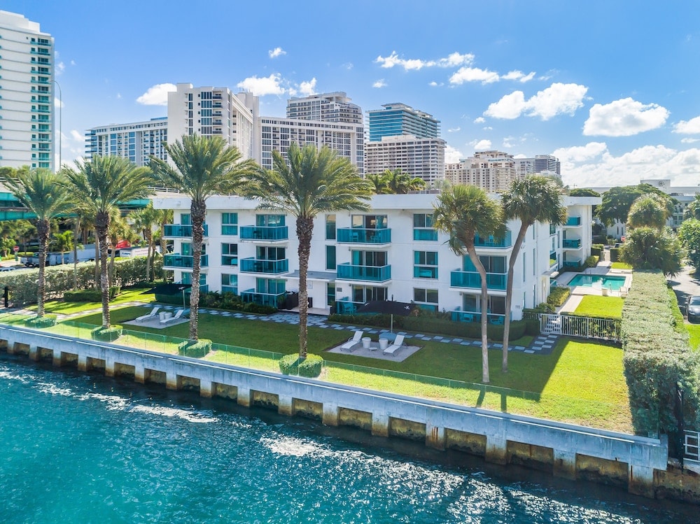 Stockholm - Miami Beach (FL) - Beach Haus Bal Harbour