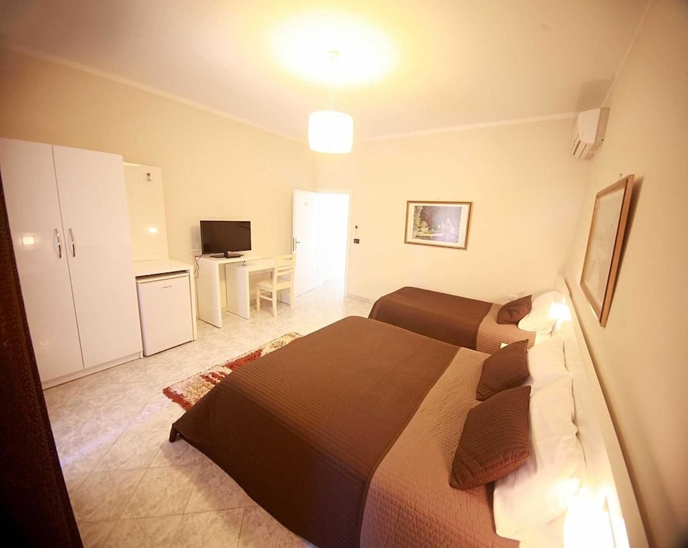 Göteborg - Vlora - Hotel Nika