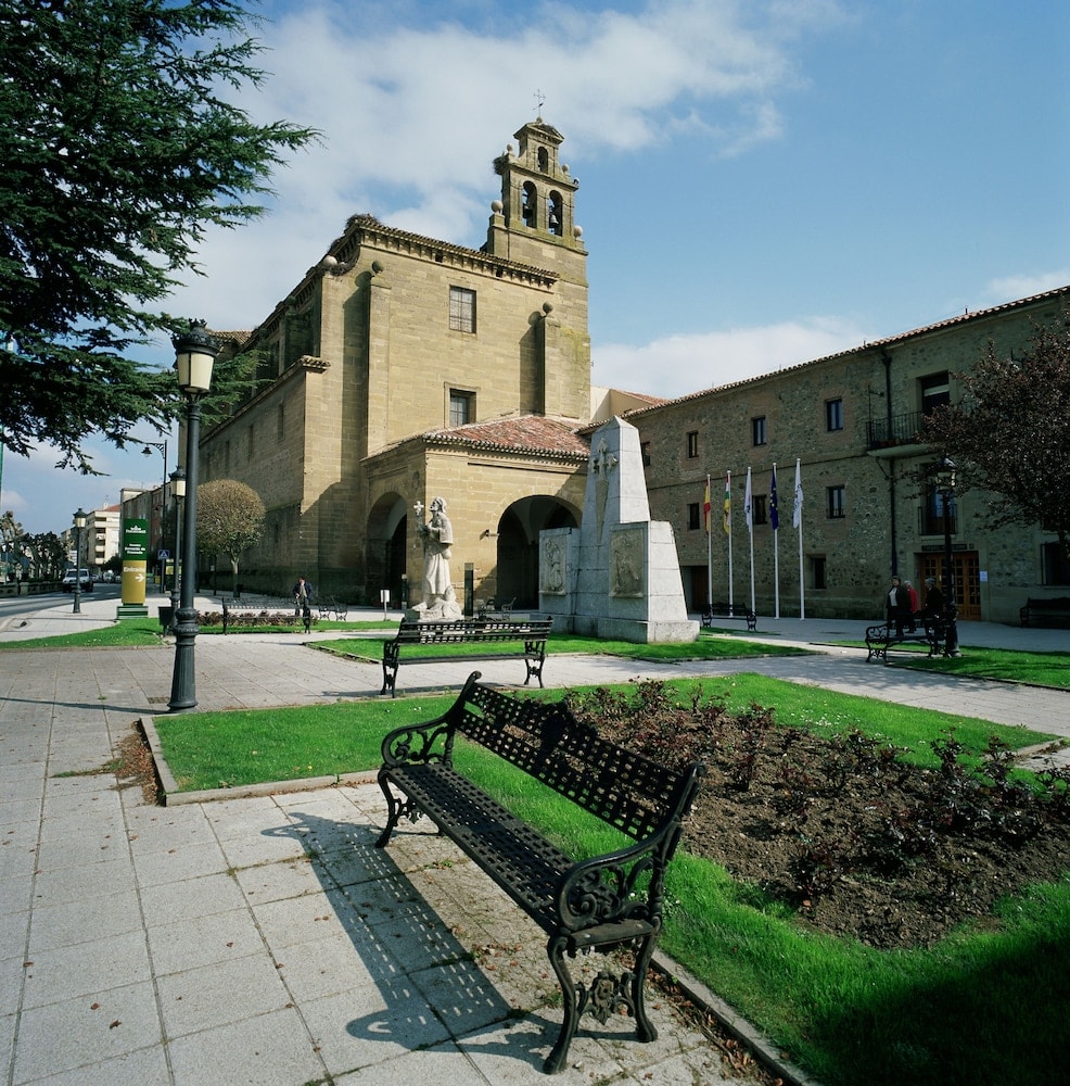 Santo Domingo de la Calzada - Parador de Sto. Domingo Bernardo de Fresneda
