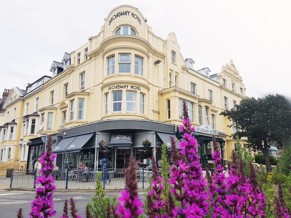 Llandudno - The Broadway Hotel