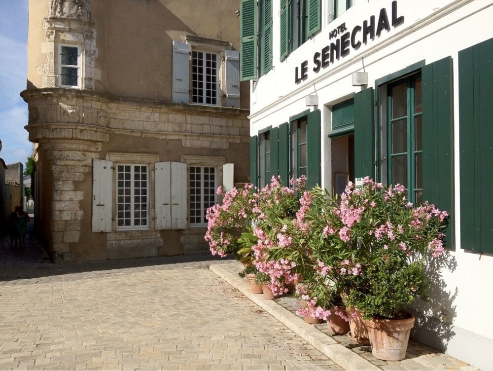 Saint-Clément-des-Baleines - Hôtel Le Sénéchal
