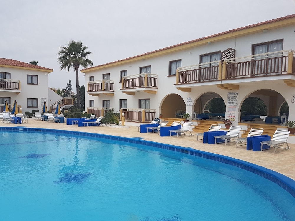 Göteborg - Ayia Napa - Cosmelenia Hotel Apartments