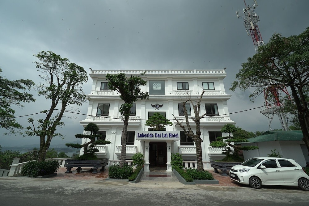 Phúc Yên - LAKESIDE DAILAI HOTEL