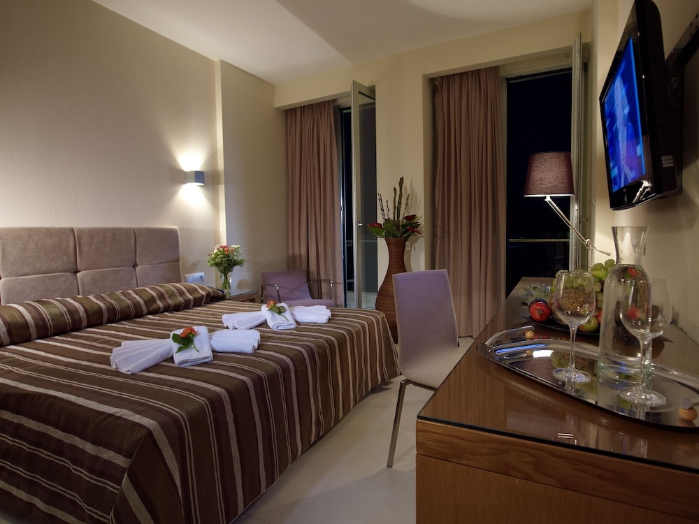 Umeå - Ierapetra - El Greco Hotel