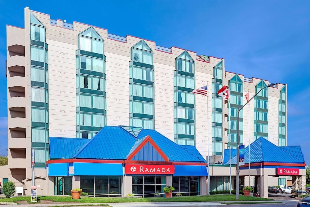 Niagara Falls - Ramada by Wyndham Niagara Falls/Fallsview