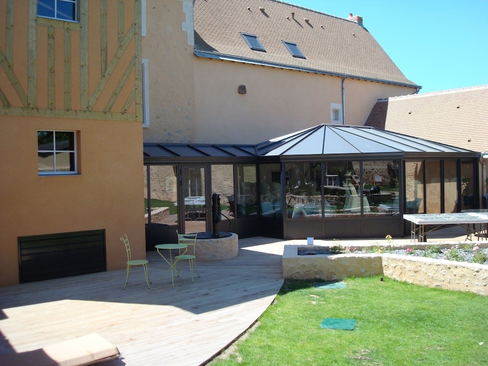 Loué - Hotel Le Saint Aubin