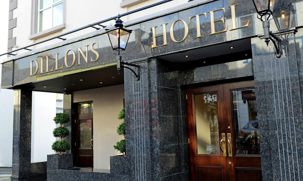 Letterkenny - Dillon’s Hotel