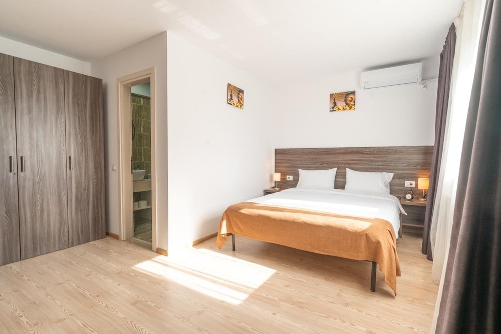 Otopeni - Bliss Inn Tunari