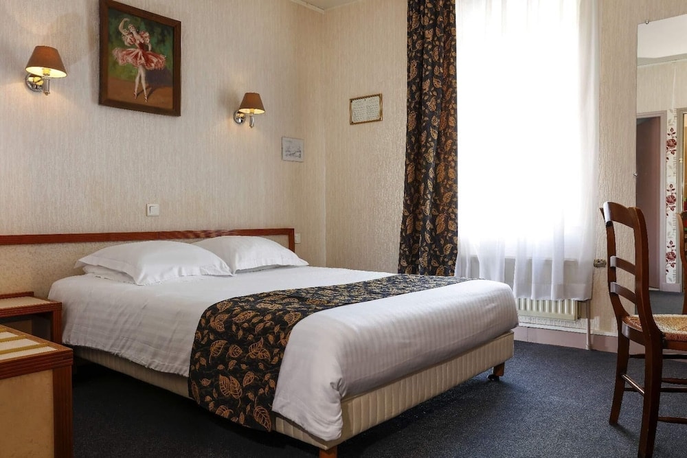 Givet - Hotel Val Saint Hilaire