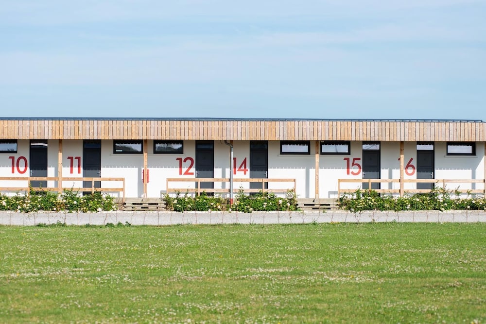 Abbeville - Logis Hôtel & Restaurant de l'Aérodrome de la Baie de Somme