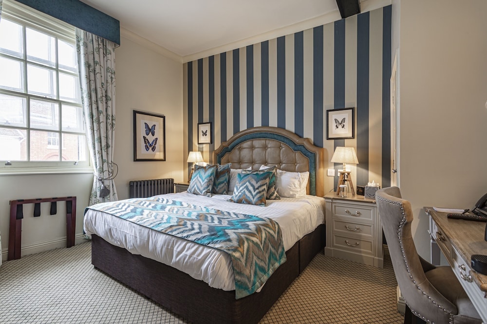 Eastleigh - The White Horse Hotel, Romsey, Hampshire - The Coaching Inn Group