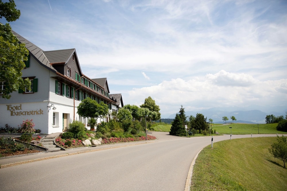 Wetzikon - Hotel & Restaurant Hasenstrick