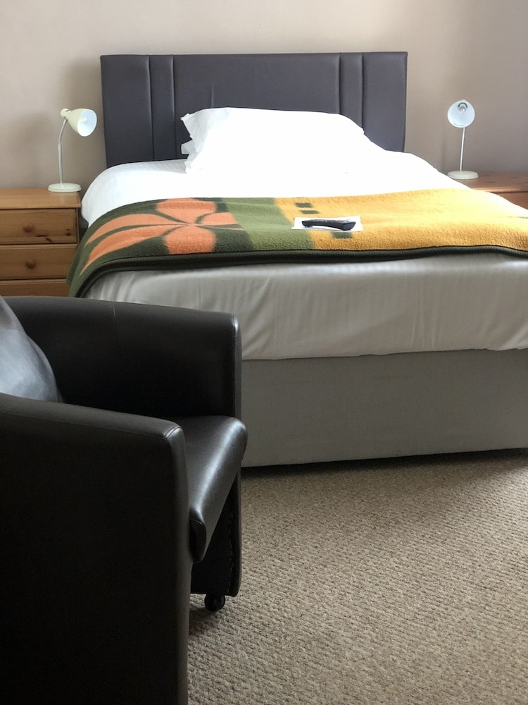 Leighton Buzzard - The Hunt Lodge