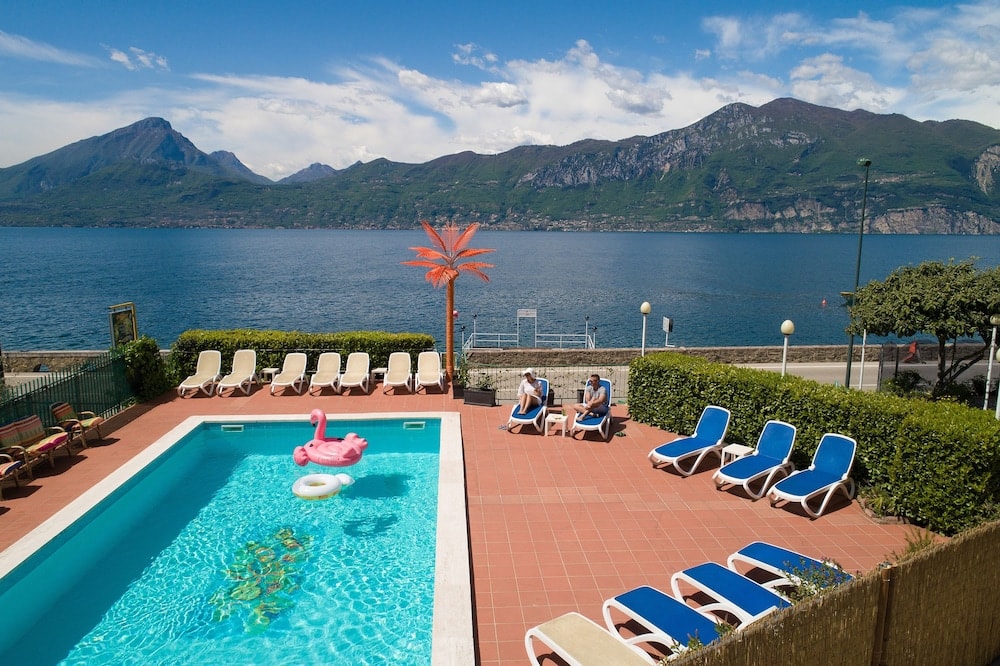 Torri del Benaco - Hotel Caribe by Double Hospitality