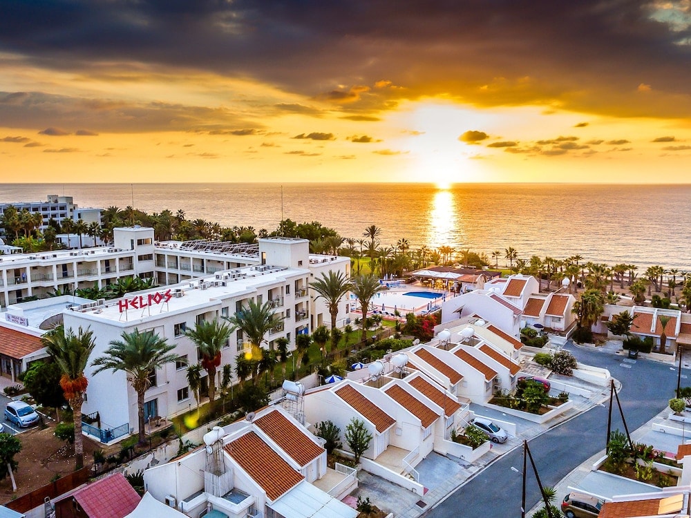 Göteborg - Paphos - Helios Bay Hotel and Suites