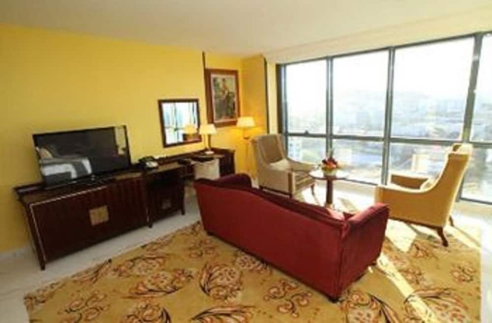 Algiers - Oasis Hotel