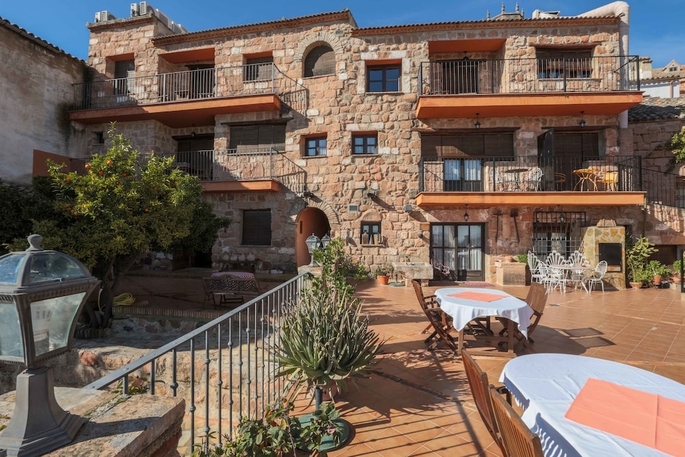 Baños de la Encina - Hotel Palacio Guzmanes