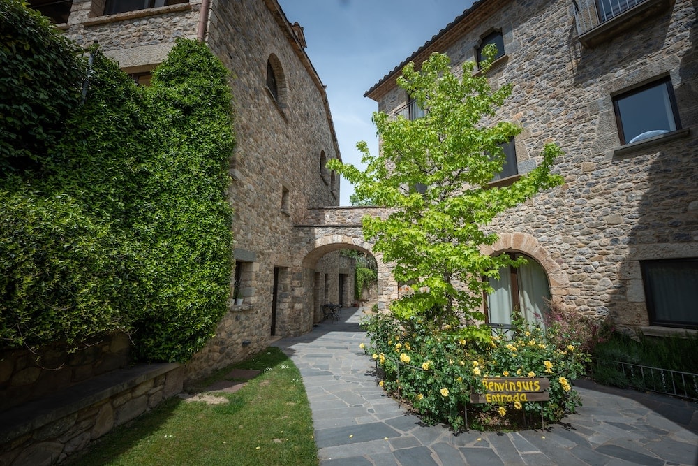 Besalú - L'Arcada de Fares