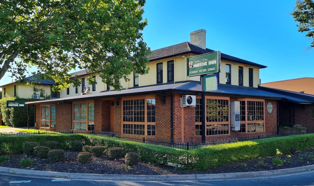 Albury - Seaton Arms Motor Inn