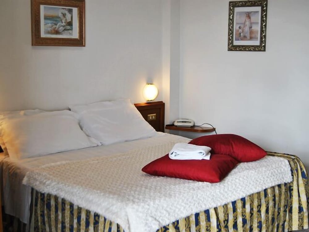 Torrita di Siena - HOTEL SANTOROTTO di FABIO TERROSI