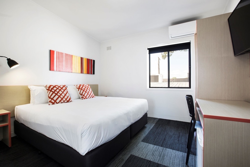 Liverpool - Villawood Hotel