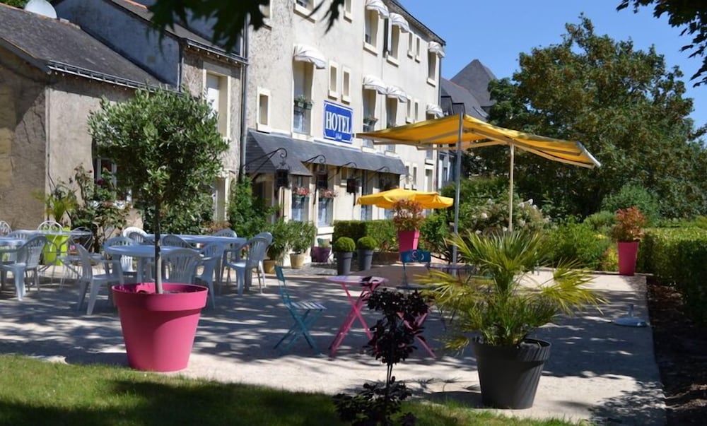 Brissac-Quincé - Hôtel Le Castel