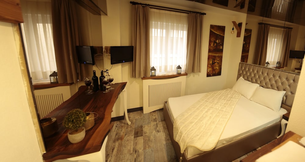 Göteborg - İzmir - Hotel Cagla Pinar