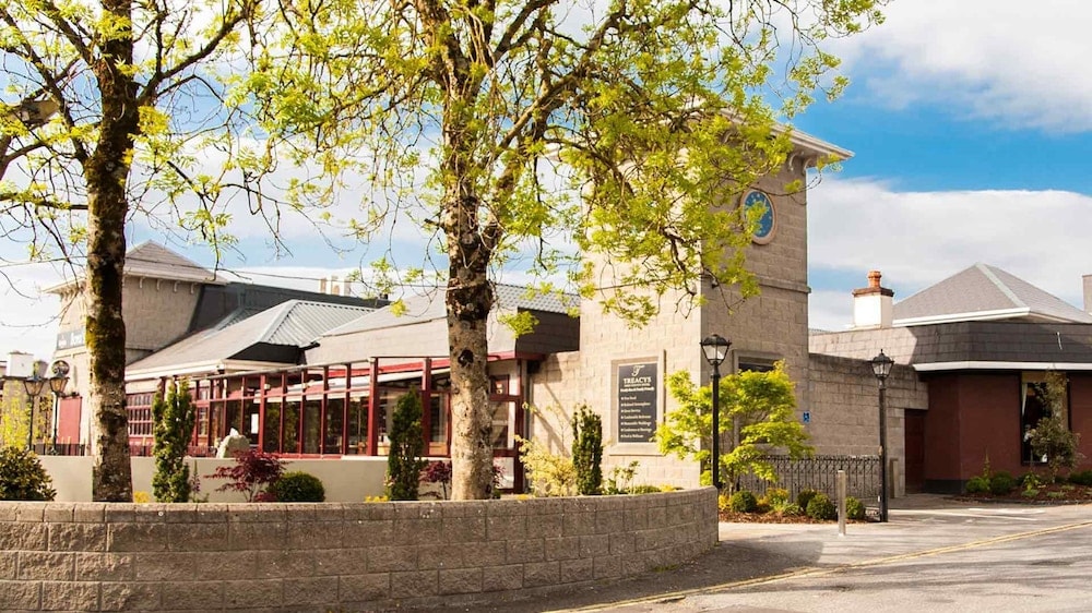 Ennis - Treacys West County Conference and Leisure Centre