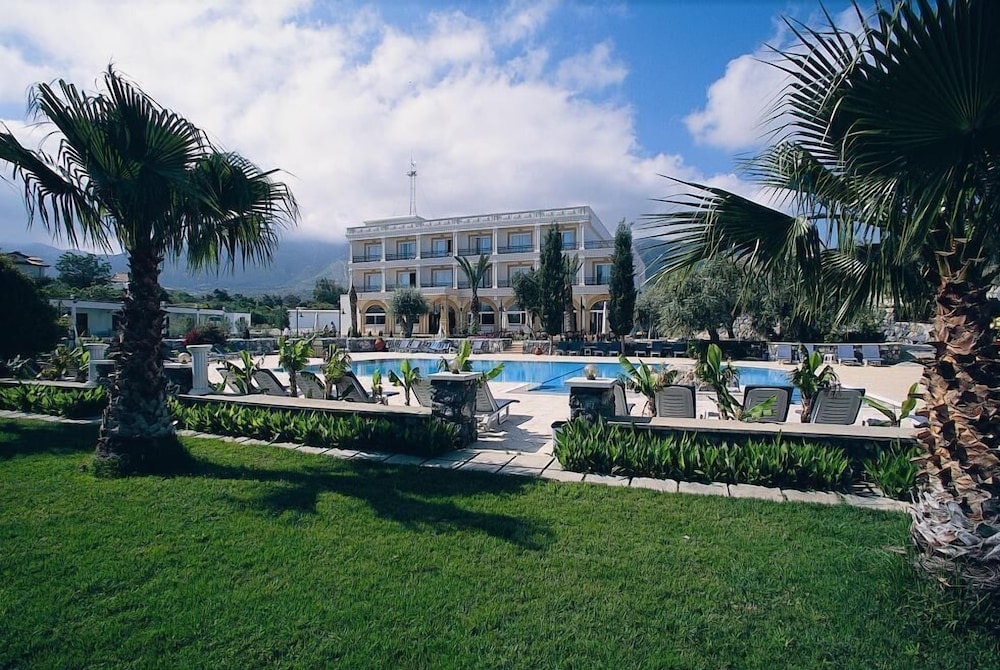 Kyrenia - Altinkaya Holiday Resort