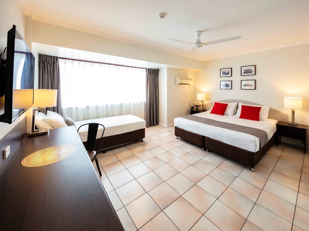 Cairns - Hides Hotel