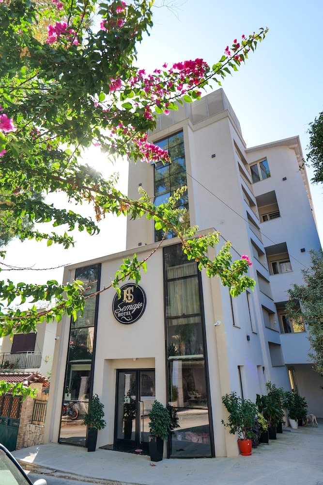 Malmö - Albaniens kust - Hotel Semajo
