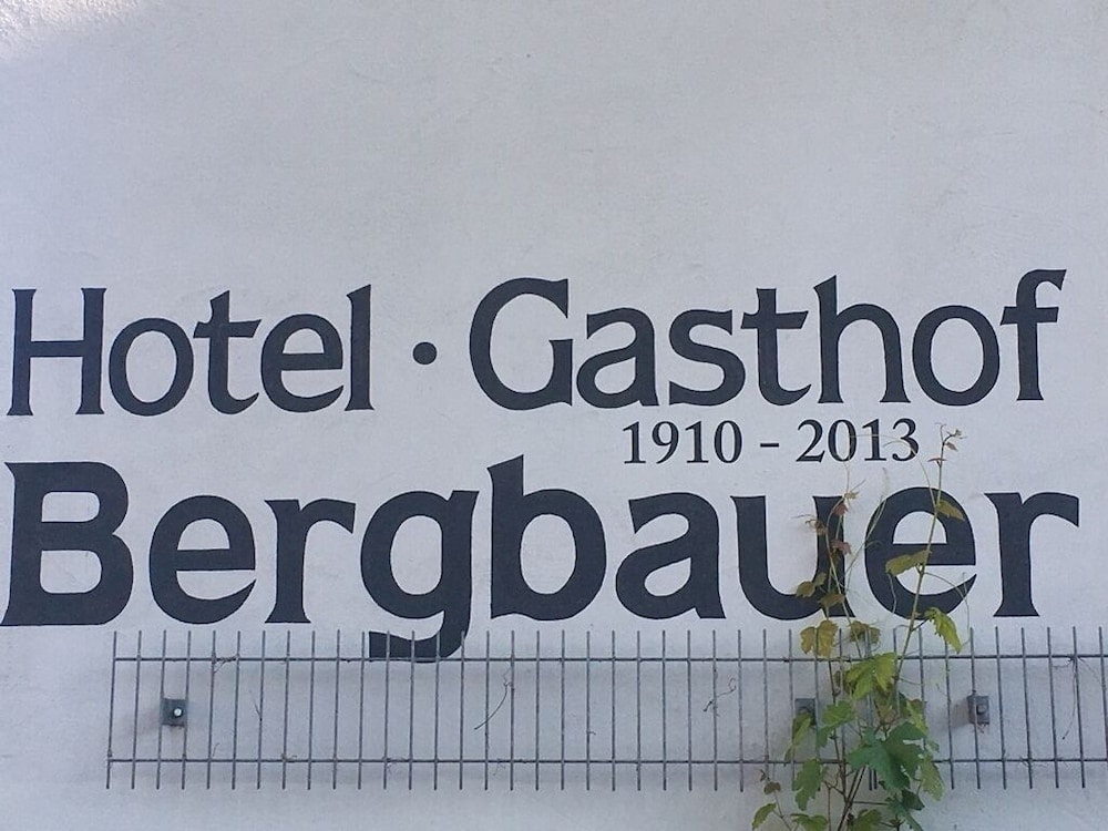 Neuburg - Hotel Bergbauer mit Late-Self-Check-IN