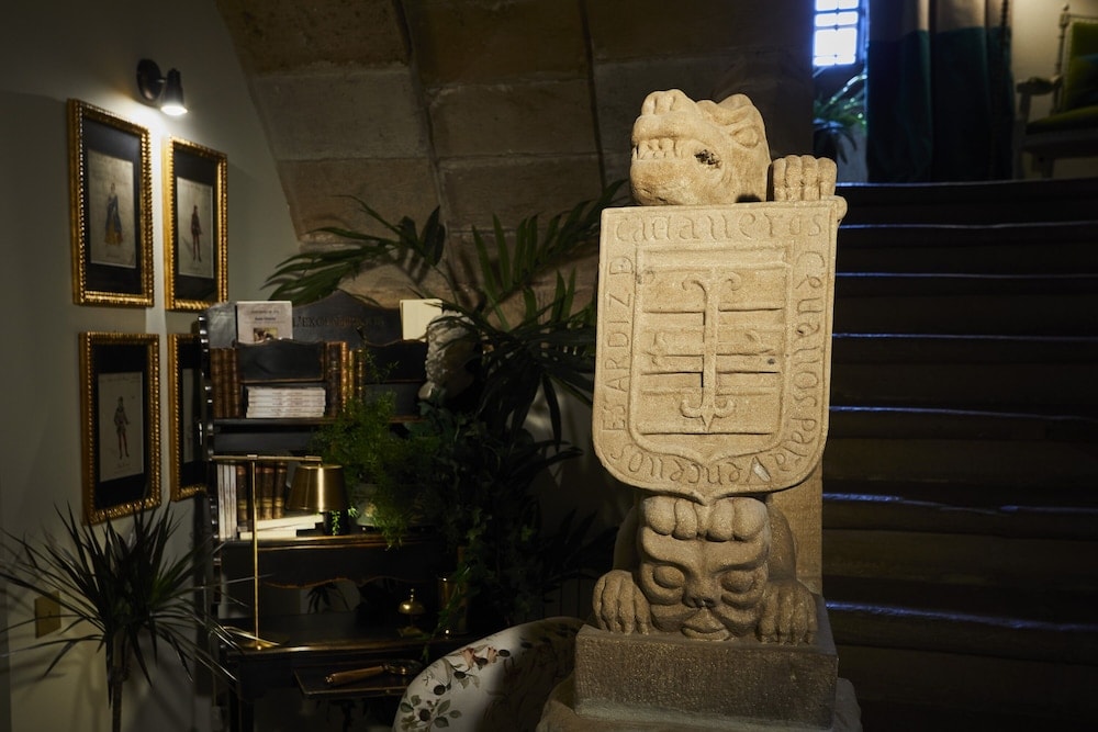 Torrelavega - Helguera Palacio Boutique & Antique