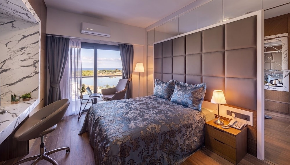 Famagusta - Novel Centre Point Hotel
