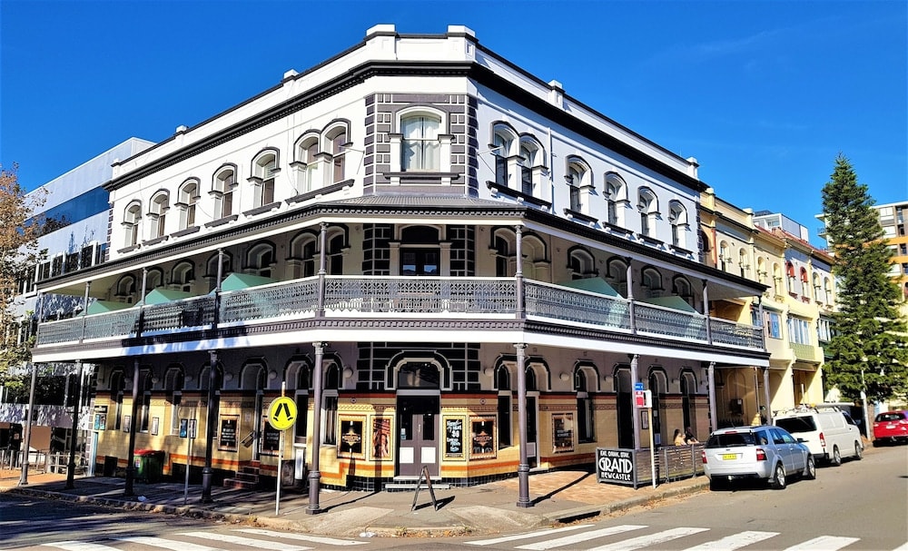 Newcastle - Grand Hotel