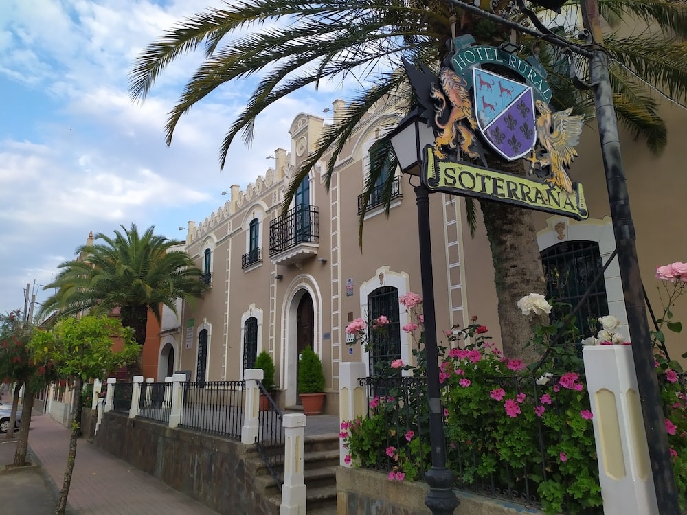 Madroñera - Hospedium Hotel Rural Soterraña