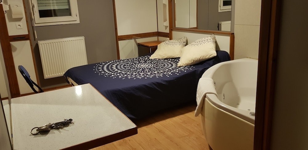 Tarbes - Hôtel Eco Logis Espace Bellevue
