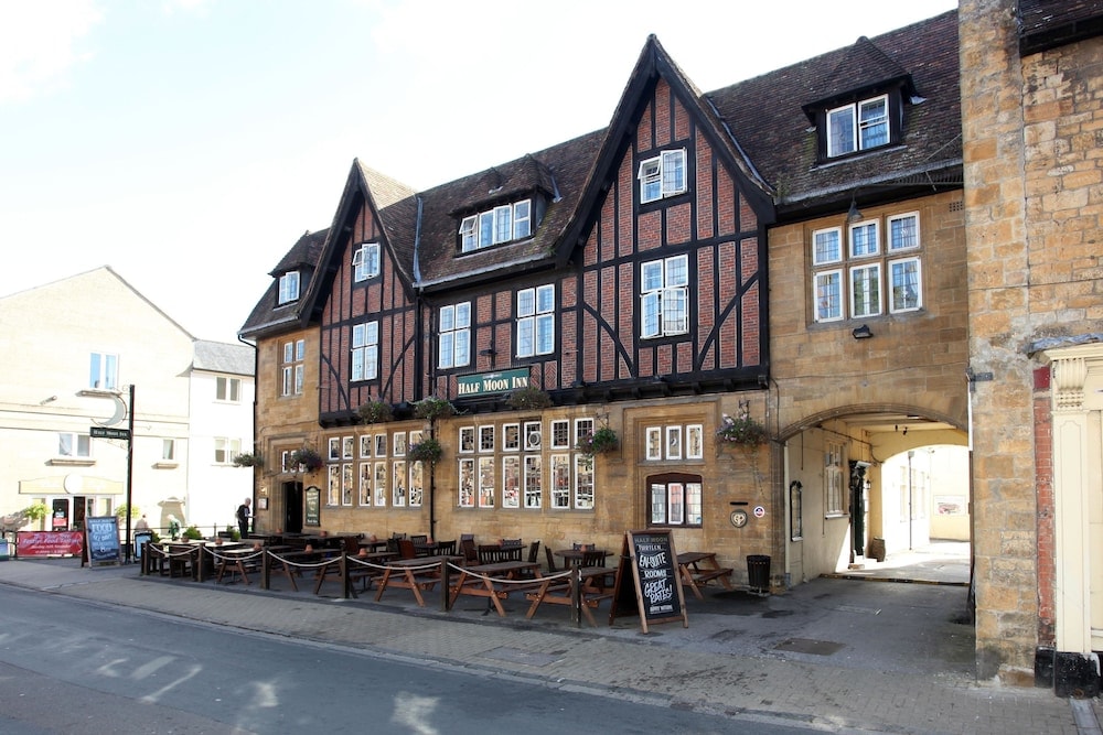 Yeovil - Half Moon, Sherborne by Marston's Inns