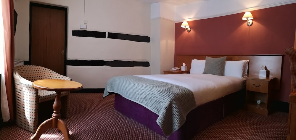 Watford - The Tudor Hotel