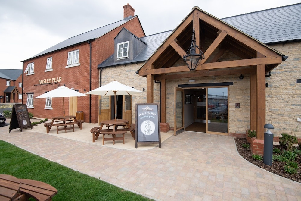 Weston, Northamptonshire - Paisley Pear, Brackley by Marston's Inns