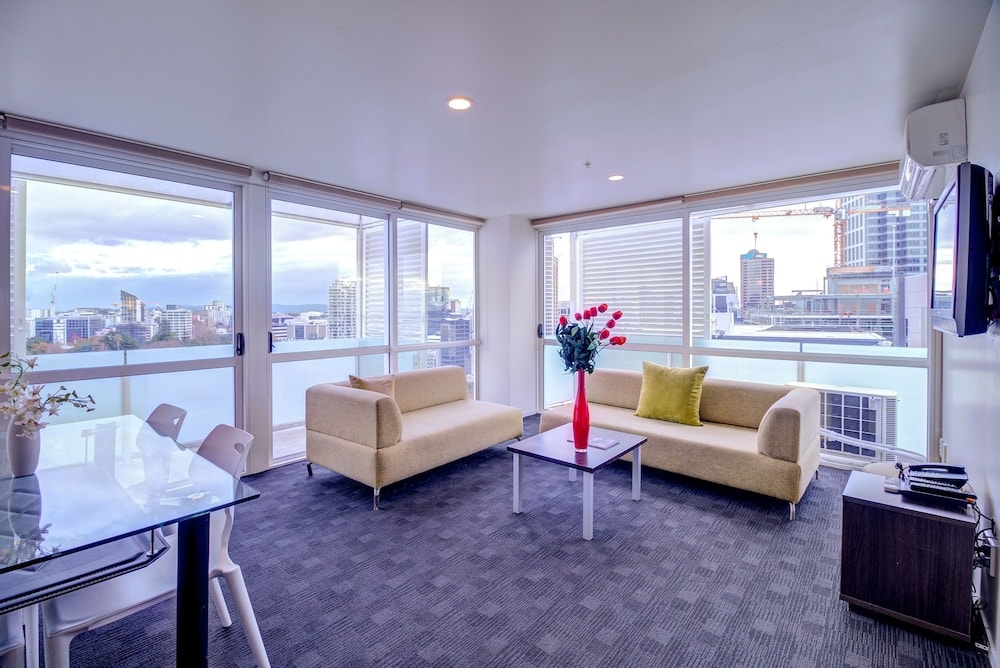 Auckland - The Quadrant Hotel & Suites