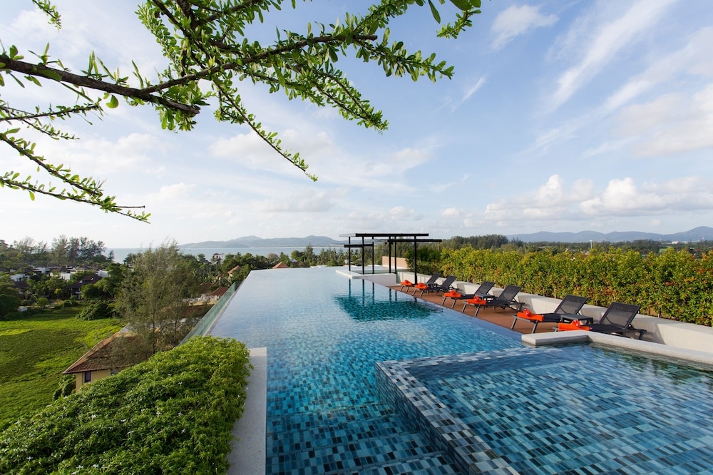 Kamala Beach - 6th Avenue Surin Beach - Official Account