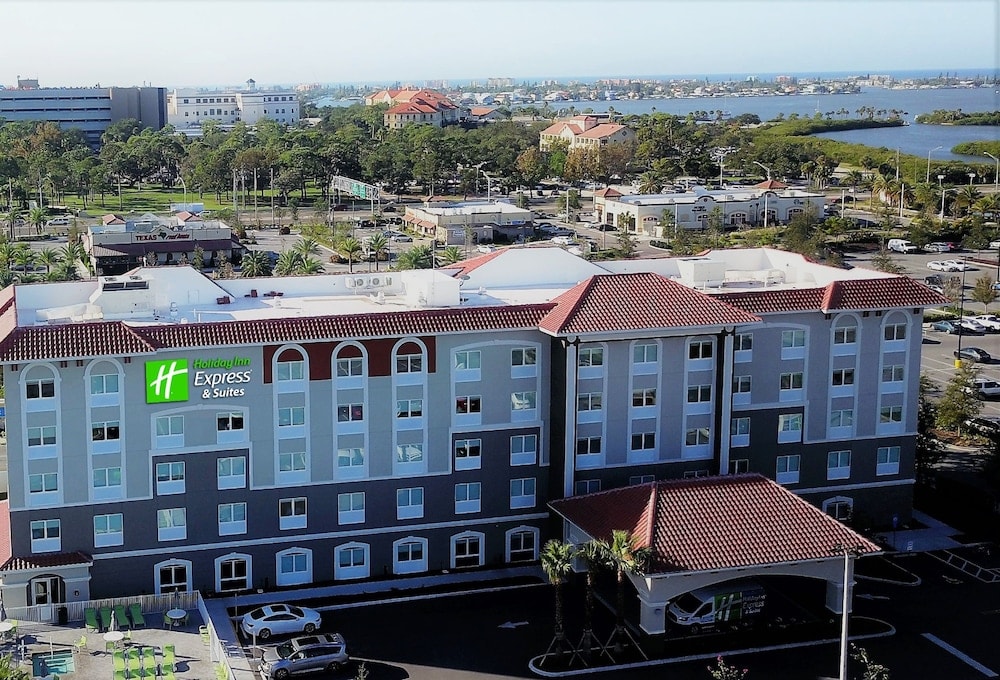 Treasure Island - Holiday Inn Express & Suites ST. PETERSBURG - MADEIRA BEACH by IHG