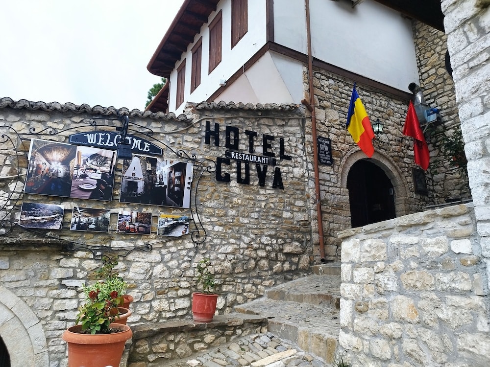 Berat - Guva Mangalem Boutique Hotel & Restaurant - Old Town Mangalem