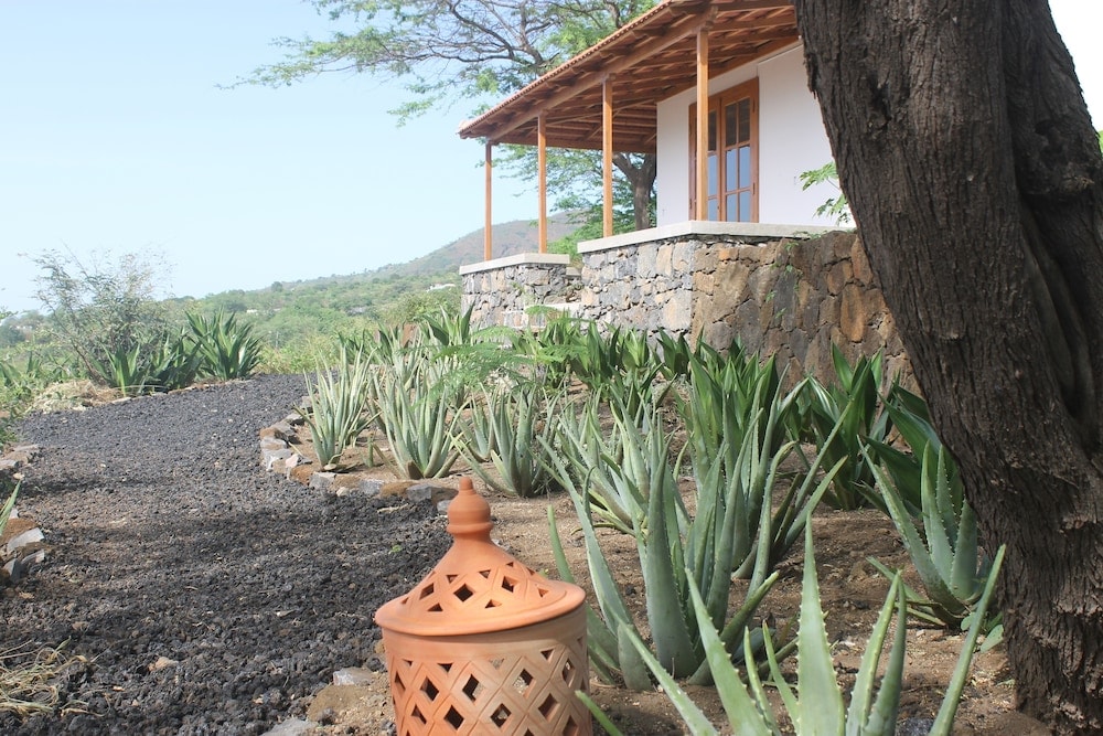 Stockholm - São Filipe - La Fora Ecolodge